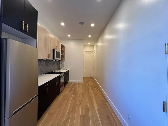 2nd image of 53 Grace St #3R