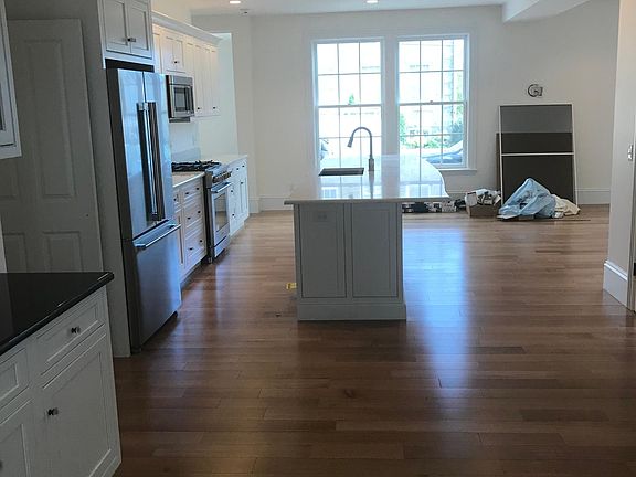 2nd image of 18 Broadway #1