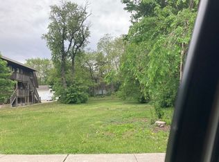 84 Elmhurst St, Crystal Lake, IL 60014