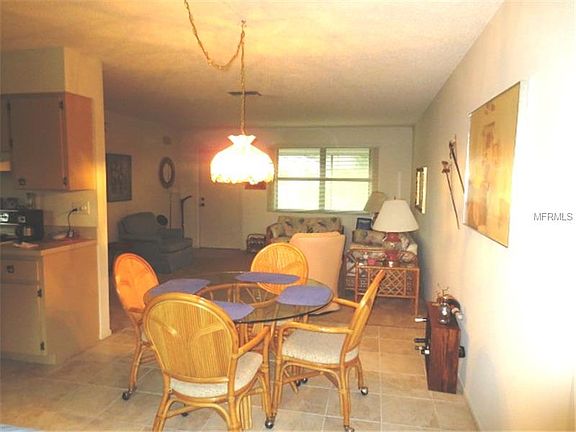 5th image of 34 Mark Twain Ln