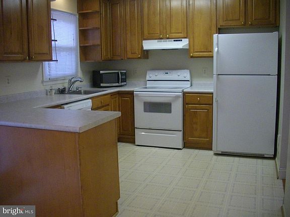 5th image of 9921 Kingsbridge Dr