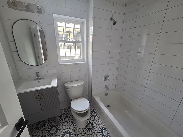 214 S 10th St #2 — Photo 17