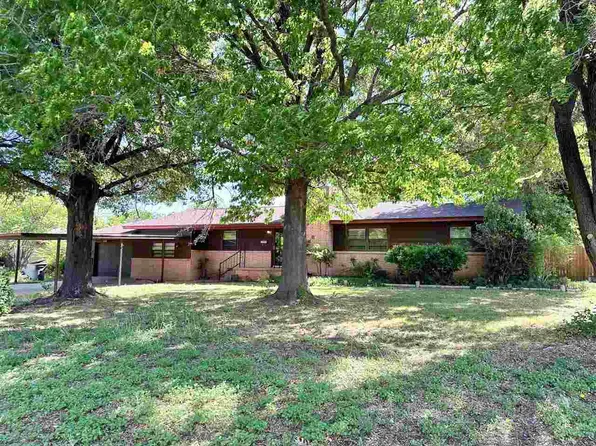 918 NW Runyon Rd, Lawton, OK 73507