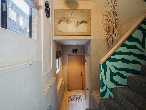 4th image of 8595 Crescent Dr