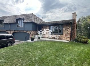 7402 Oaklawn Ave, Edina, MN 55435