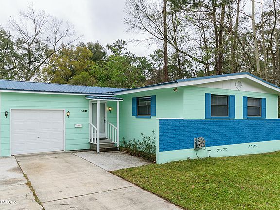 3rd image of 4819 Merrimac Ave
