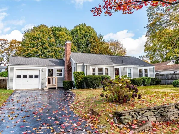 128 Rogers Ave, Barrington, RI 02806