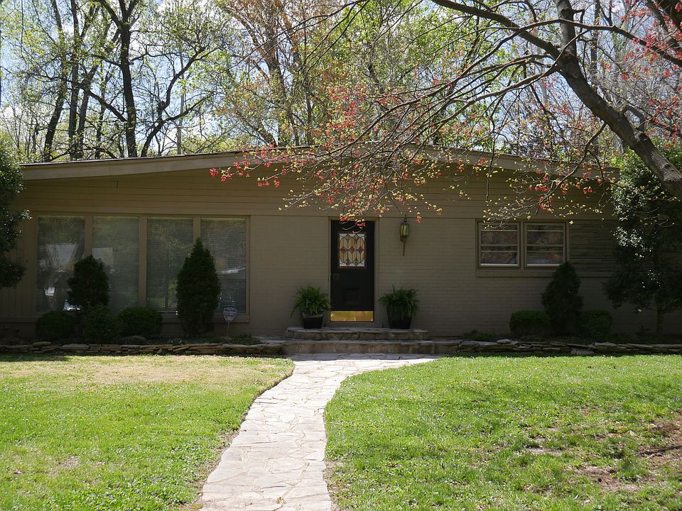 1st image of 709 Wenneker Dr