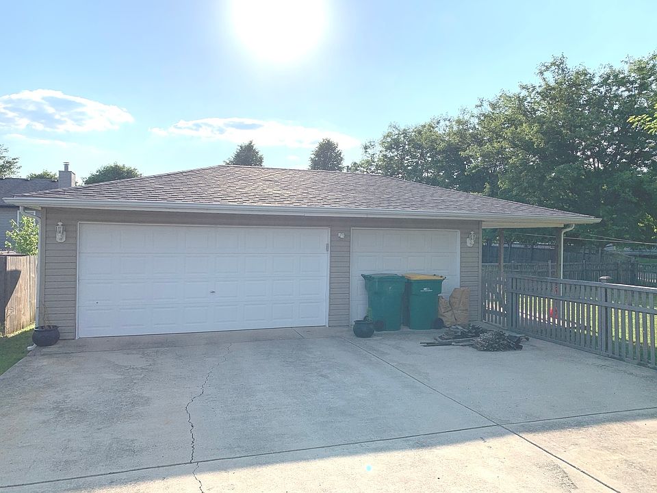2nd image of 2601 John Bourg Dr