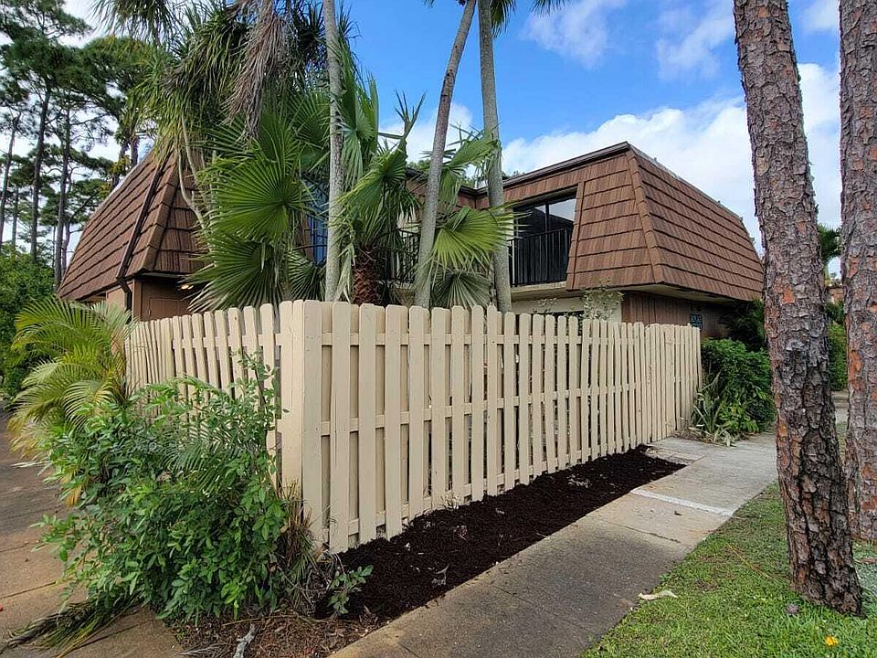 1st image of 2427 Caroma Ln