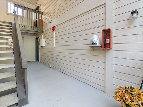 3rd image of 303 Kenyon Street NW #2B