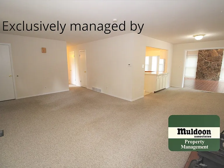 3026 Drakestone Dr — Photo 2