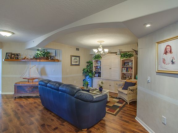4th image of 3360 S Atlantic Ave APT 401