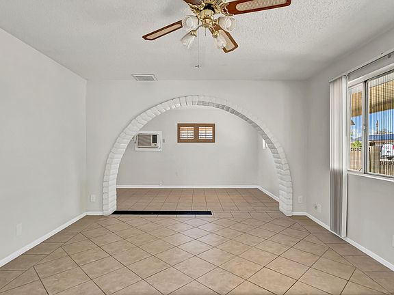 5th image of 3319 W Windrose Dr