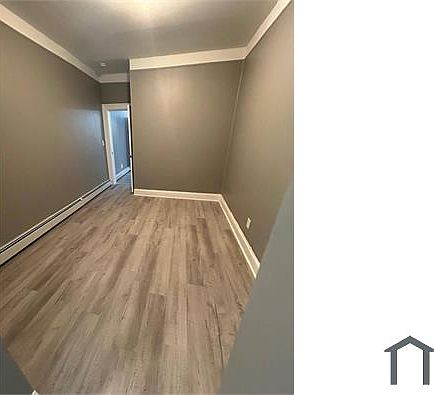 4th image of 28 Fegan St