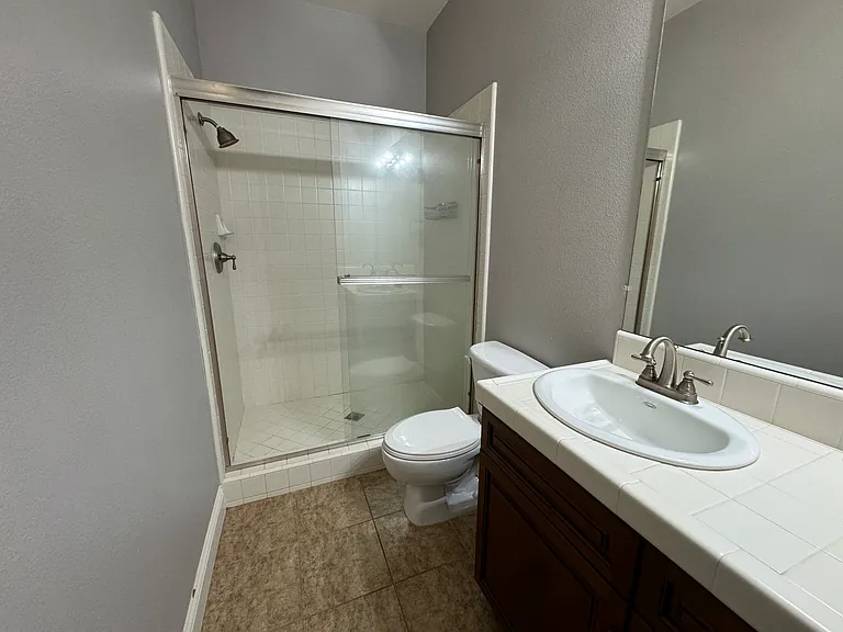 Bedroom 2's bathroom