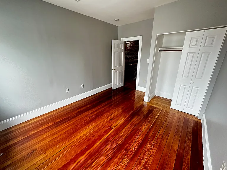 33-34 Adamson St #1 — Photo 4
