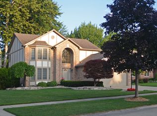 37599 Hanson Dr, Sterling Heights, MI 48310