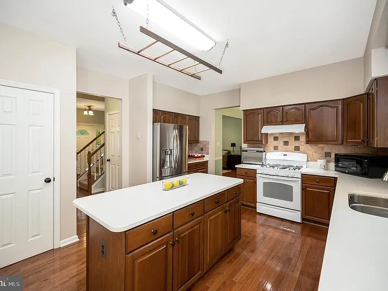 64 Blossom Wood Ct — Photo 9