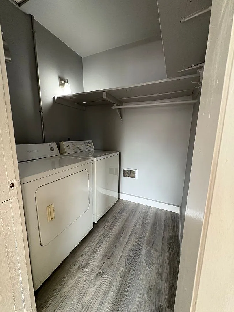 213 S Warrington Ave — Photo 3