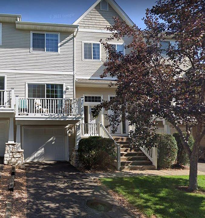 1st image of 644 Willoughby Way W