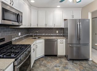 174 Robertson Way #174, Lincoln Park, NJ 07035