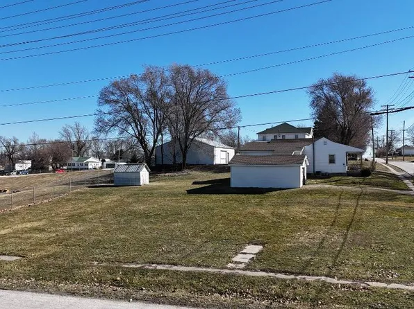 106 E Benson St, Pittsfield, IL 62363