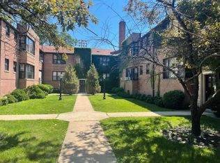 7381 N Winchester Ave APT 1E, Chicago, IL 60626