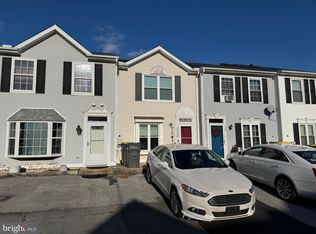 220 Fieldstone Ln, Newark, DE 19702