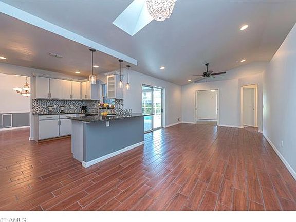 2nd image of 9957 Country Oaks Dr