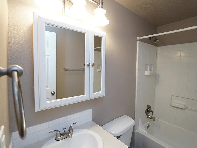 2210 S Owyhee St — Photo 16