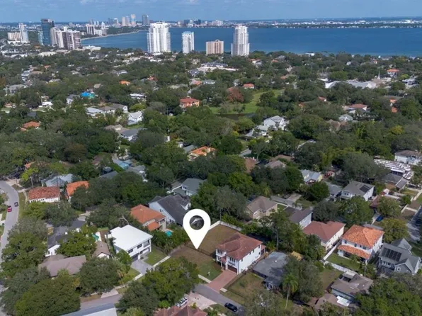 3904 Greenwood Dr #13, Tampa, FL 33611