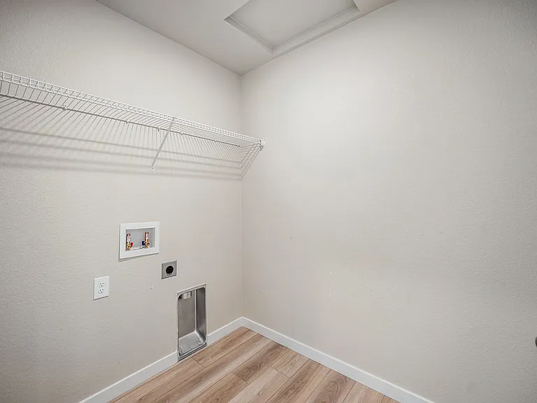 7991 Goldenray Pl — Photo 37