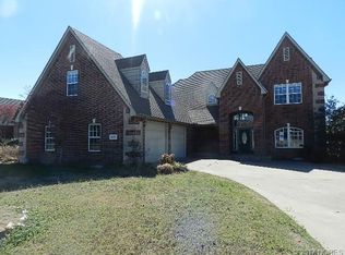 1725 W Lincoln St N, Broken Arrow, OK 74012