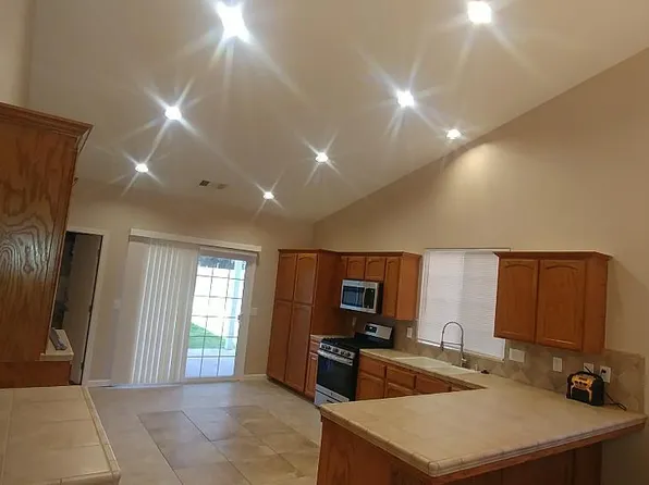 705 N Willis St, Visalia, CA 93291