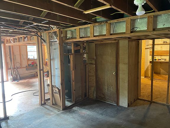 5th image of 1313 Nichols Pl