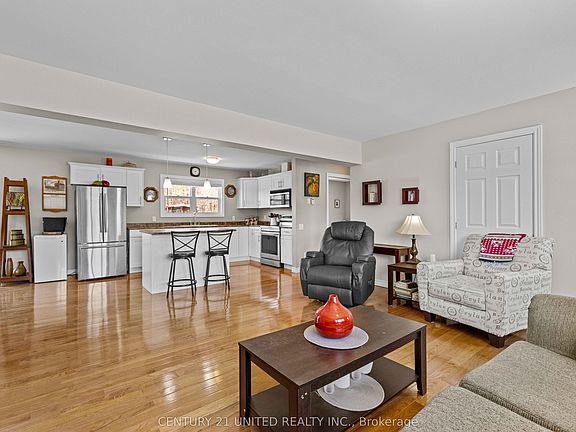 5th image of 2278 Monck Rd