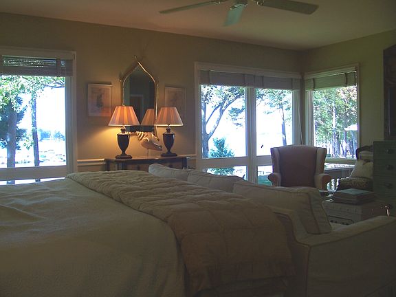 Large MB w/great WF views