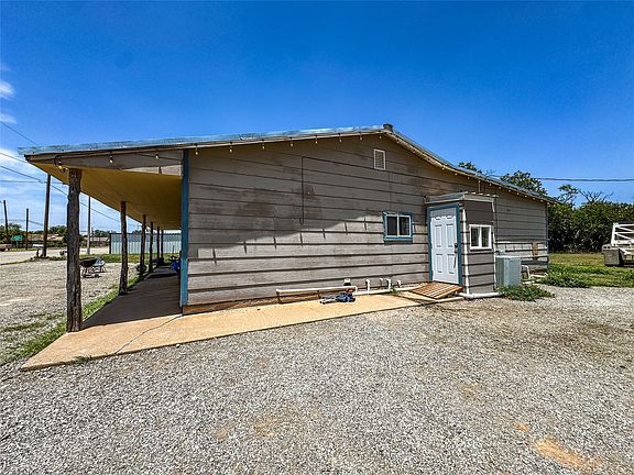 2nd image of 707 S Avenue Ave E