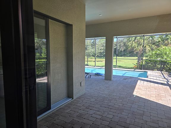 2nd image of 2754 Aviamar Cir