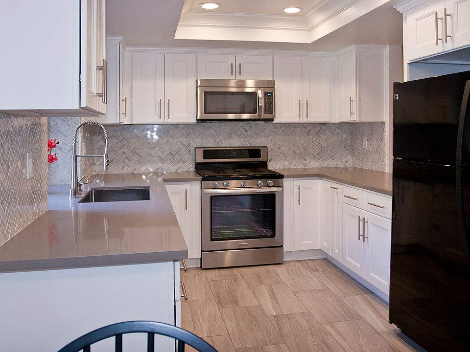 1st image of 21931 Burbank Blvd #7