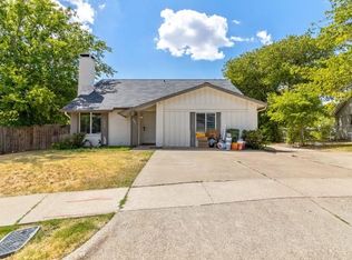 2500 Fallcreek St, Arlington, TX 76014