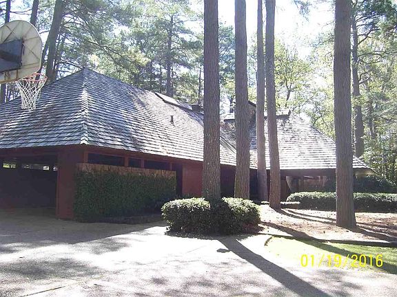 2nd image of 15 Elmwood Cir