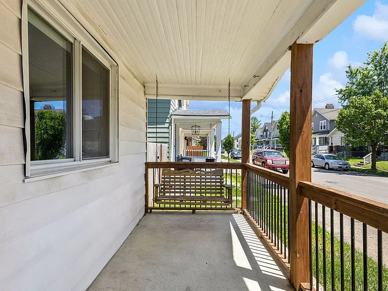 122 E Woodrow Ave — Photo 4