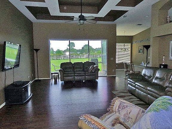 3rd image of 1737 Spottswoode Ct