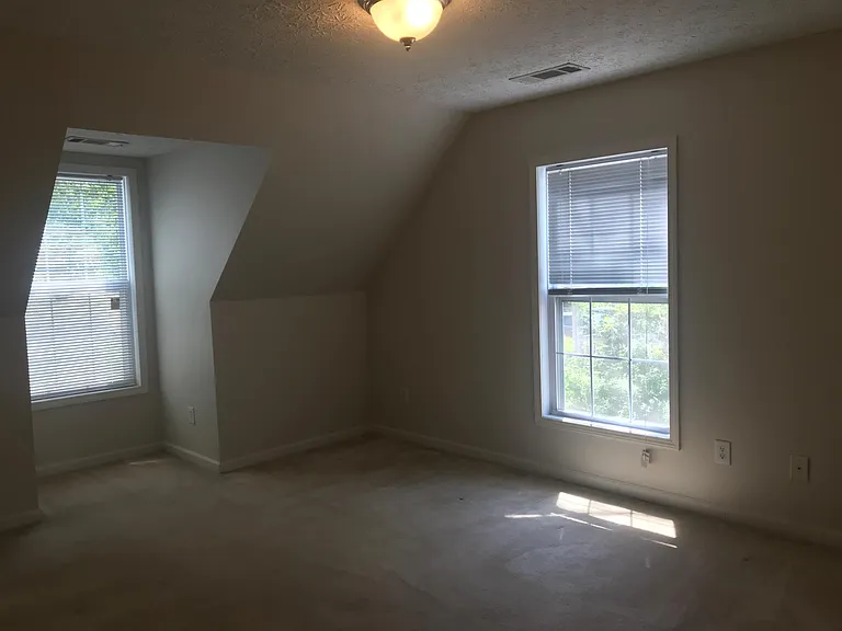 2660 Gilbert St SE — Photo 17