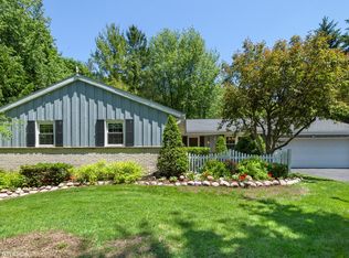 11520 Pine Ridge Ct, Cedarburg, WI 53012