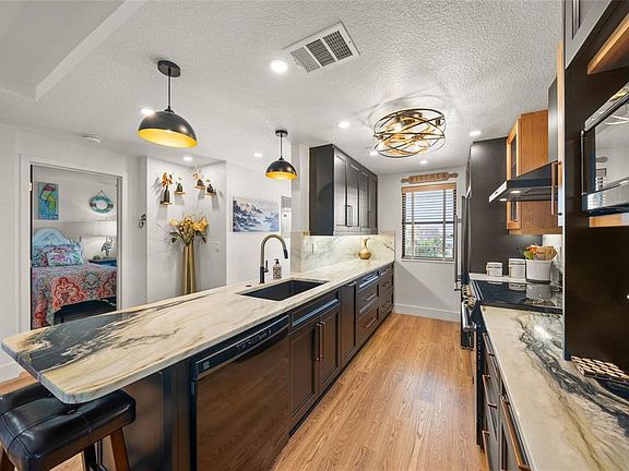5th image of 1591 Beach Rd Unit 401