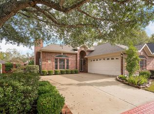 515 Pine Ridge Ct, Friendswood, TX 77546