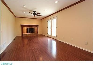 5th image of 1003 E College Ave